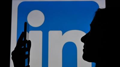 Your Ex (And Everybody Else) Can See You Looking At Their LinkedIn Profile
